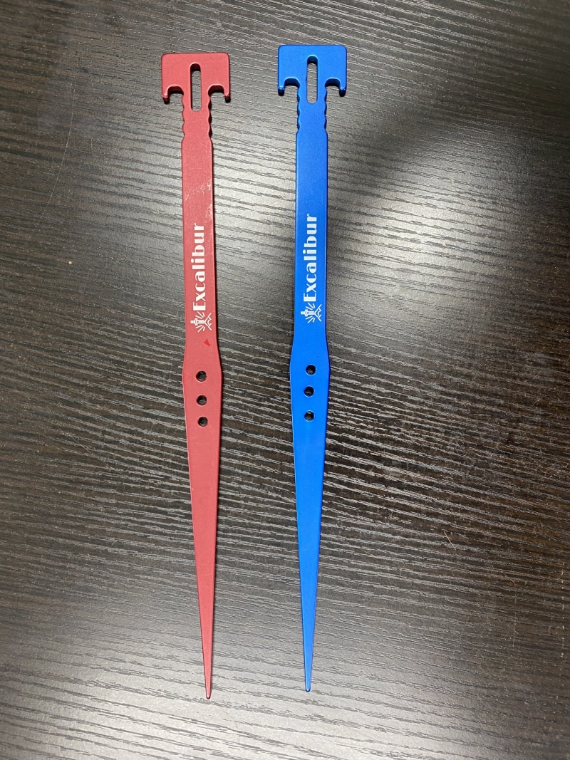 アーサー王の剣をモチーフにしたペグを製作しました。鉄と同等の強度をもつ超々ジュラルミン製。